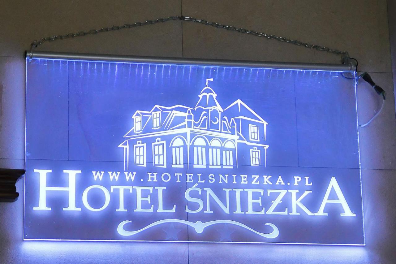 Sniezka Hotel Krosno Exterior photo